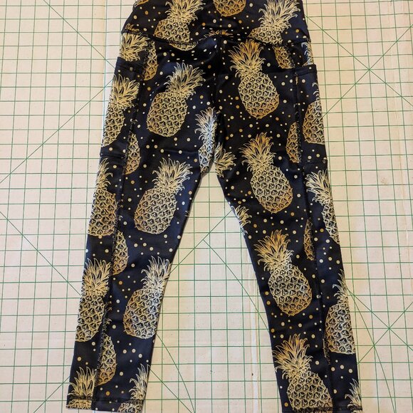 NWOT CVG Fineapple Capri leggings XS pockets - Picture 4 of 7